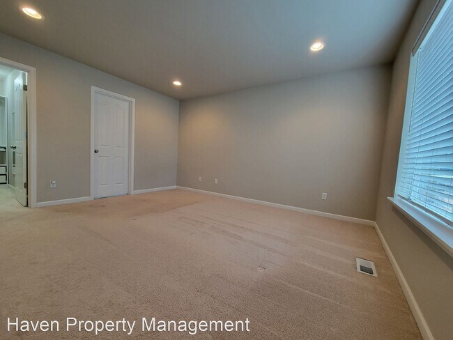 Building Photo - 4 br, 2.5 bath House - 5915 Alaska Ct