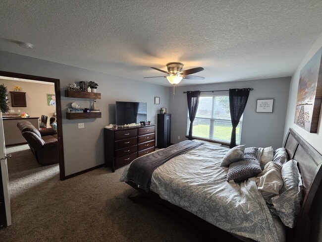 Building Photo - 4121 Mockingbird Ln