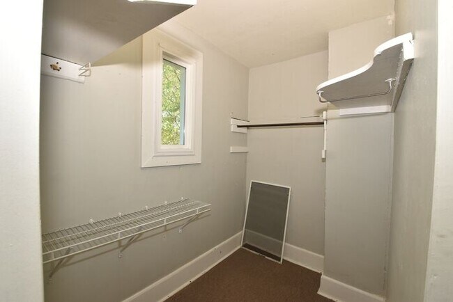 Building Photo - Spacious 2 bedrooms with their own bathroom suite