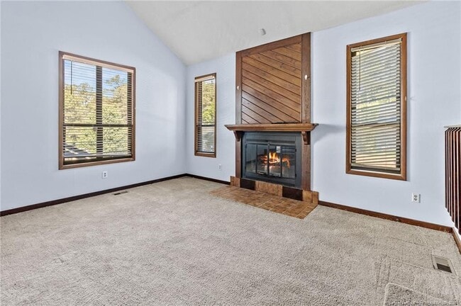 Building Photo - 6479 Pittsfield Dr