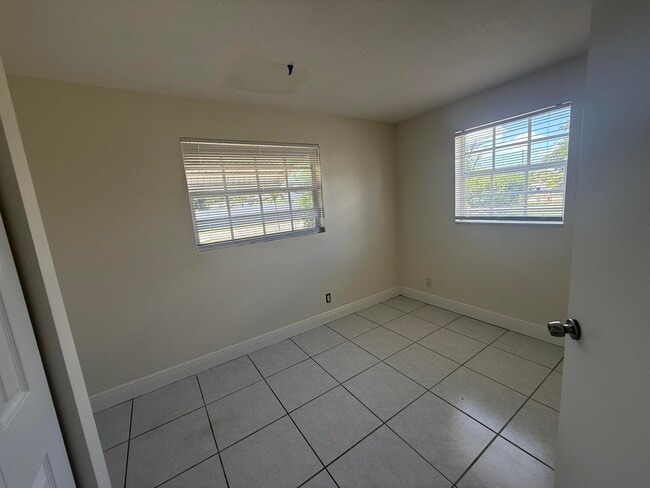 Building Photo - 5698 Gramercy Dr