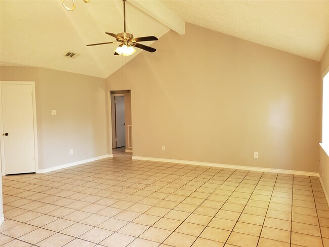 Building Photo - 16315 Thistleglen Dr