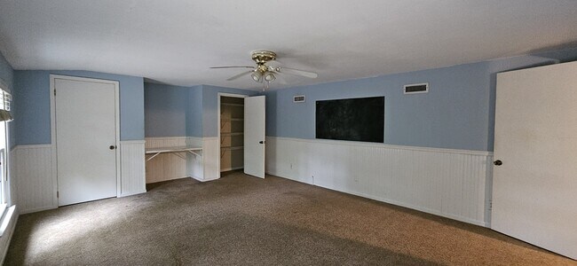 Building Photo - 1117 Appian Way