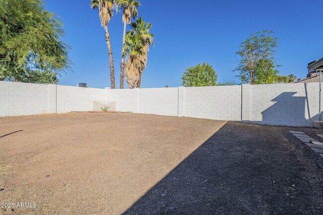 Building Photo - 2436 E Javelina Ave