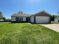 Building Photo - 3 Bedroom Home