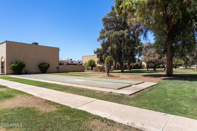 Building Photo - 4662 N 19th Ave
