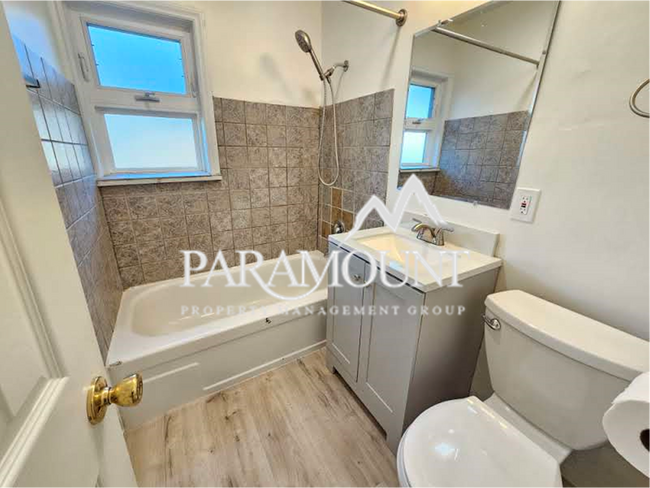 Building Photo - Remodeled 1 Bedroom in a Great Location! Landscaping Included!