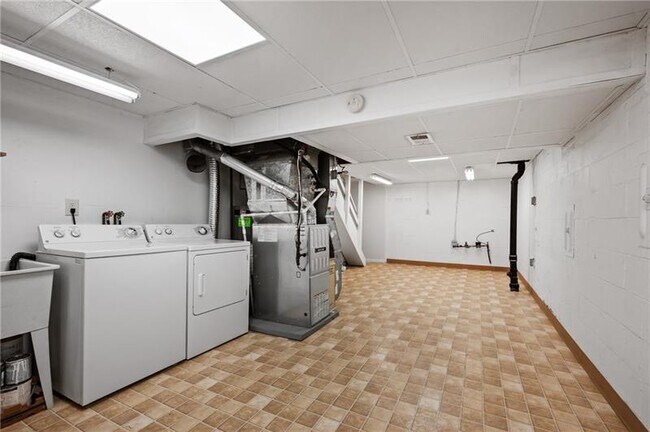 Building Photo - 2609 Fox Chase Ct