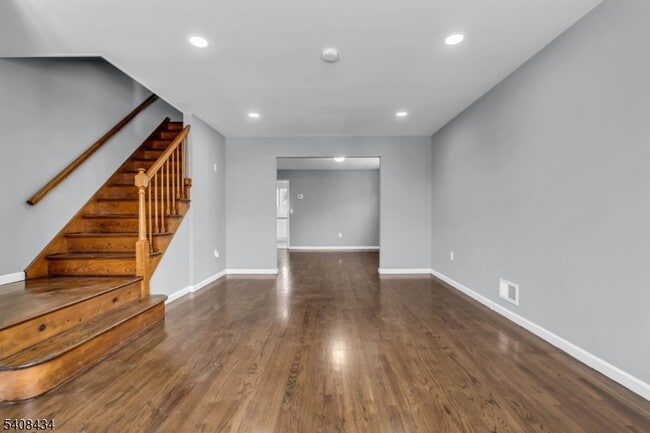 Building Photo - 417 Highland Pl