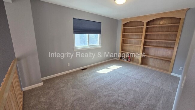 Building Photo - 5056 Weeping Willow Cir