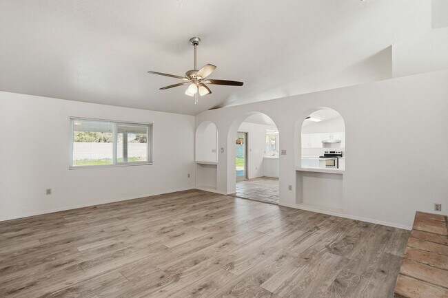 Building Photo - 7016 E Menlo St