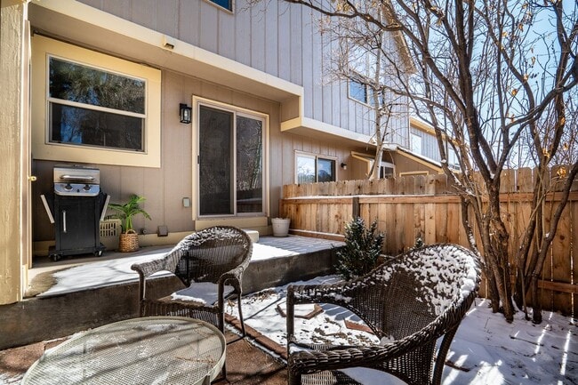 Building Photo - 6614 Overland Dr