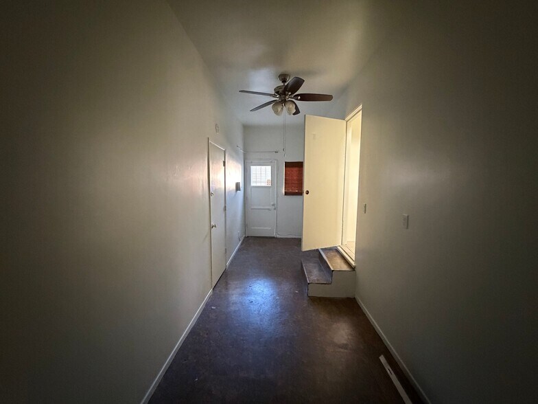 Building Photo - 6501 Stafford Ave