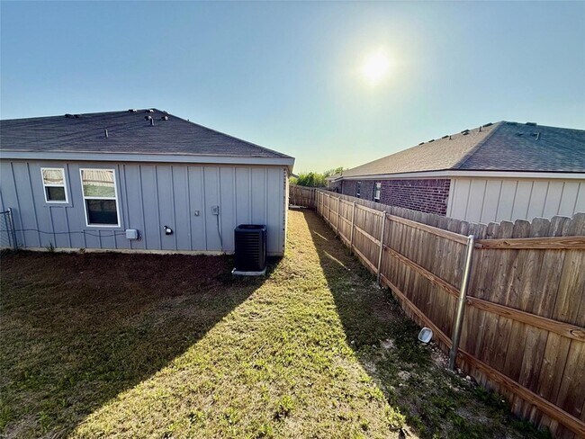 Building Photo - 209 Dolphin Dr