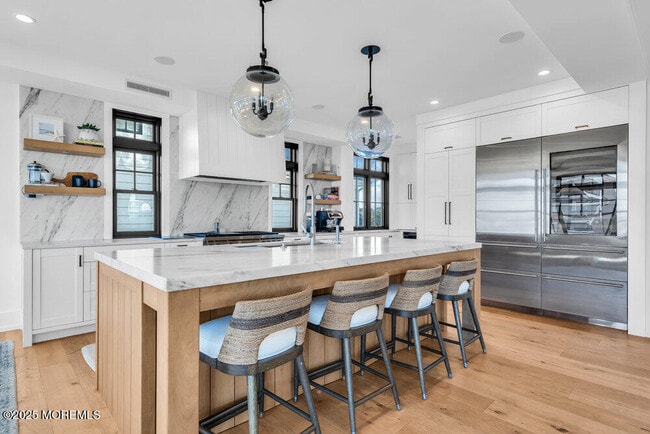 Building Photo - 802 1st Ave