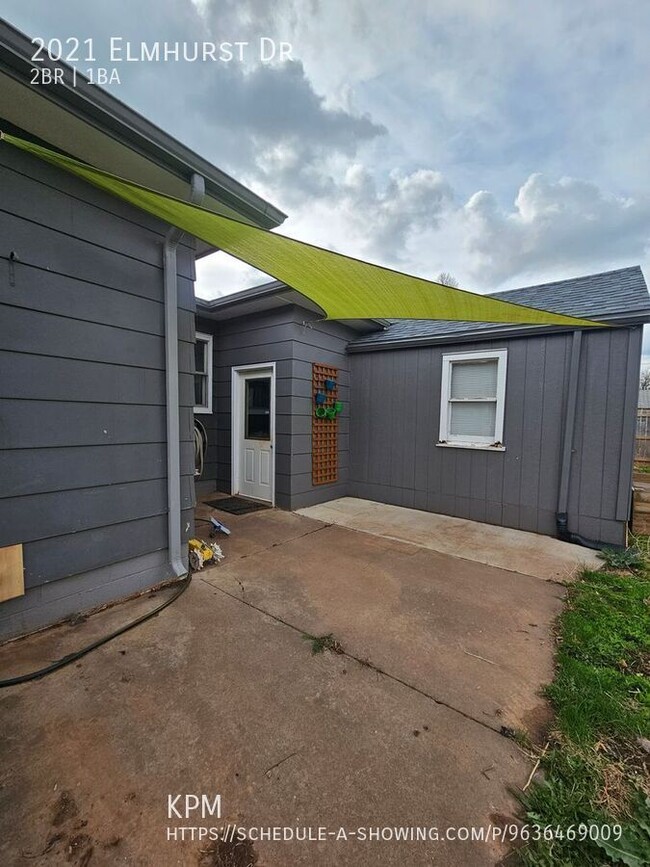 Building Photo - 2021 Elmhurst Dr