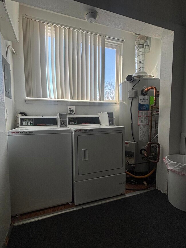 Building Photo - 157 Canfield St