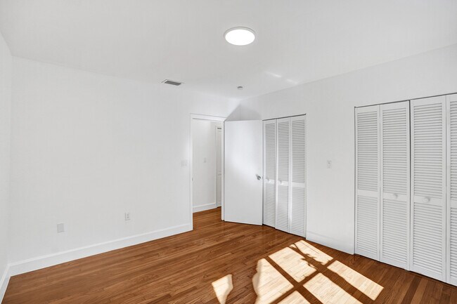 Building Photo - 20 NW 101st St