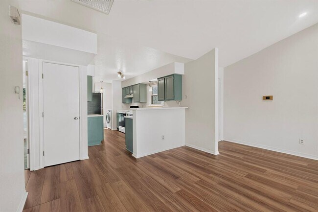 Building Photo - 2450 Wickersham Ln