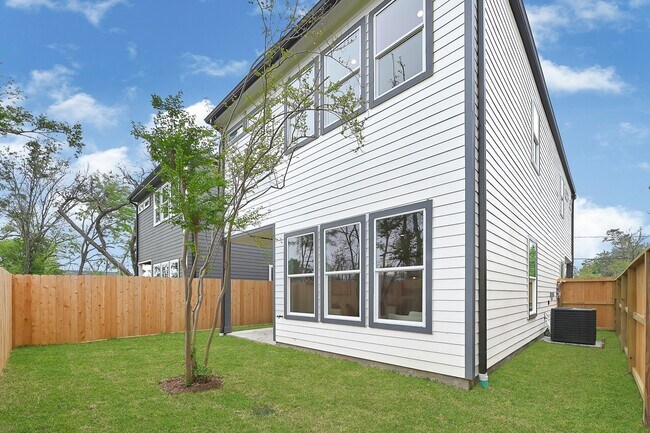 Building Photo - 2034 Thonig Rd