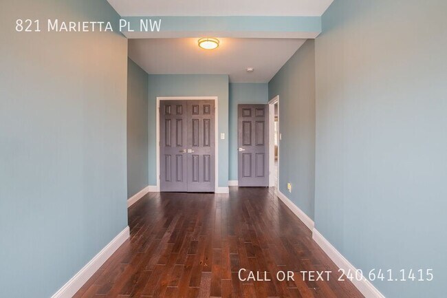 Building Photo - 821 Marietta Pl NW