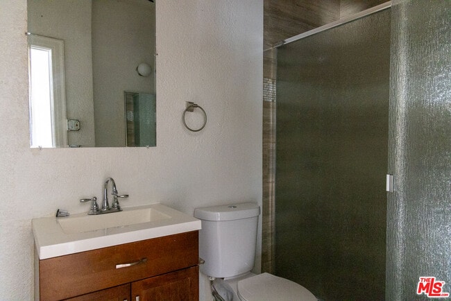 Building Photo - 661 Shatto Pl