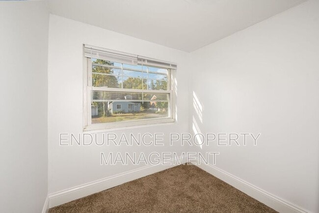 Building Photo - 359 Castlewood Ave