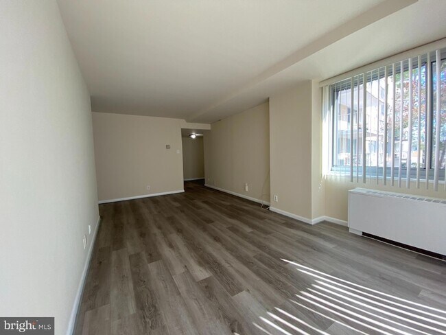 Building Photo - 301 N Beauregard St