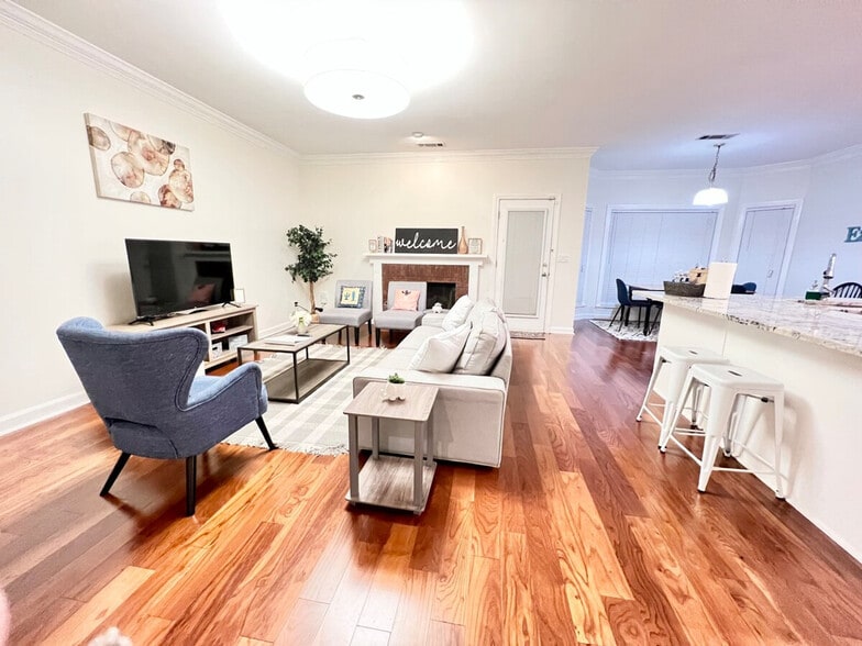 Building Photo - 2352 Mahogany Glen Pl