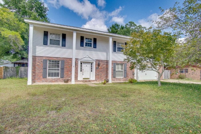 Building Photo - Pool Home with Office, Two Primary Suites ...