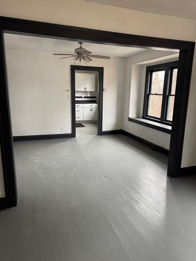 Building Photo - 3079 N 21 St