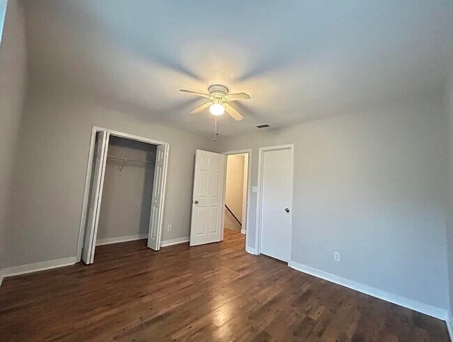 Building Photo - 3234 Nekoma Ln