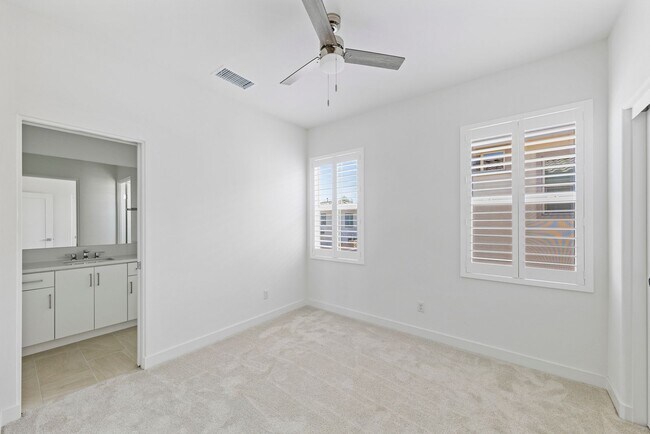Building Photo - 35923 Hinkey St