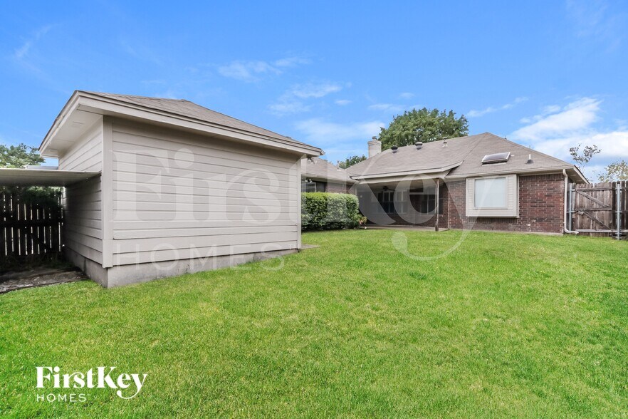 Building Photo - 1008 Micarta Dr