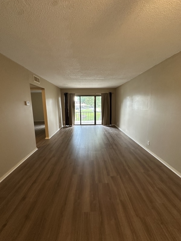 Building Photo - 1855 Poplar Woods Cir W