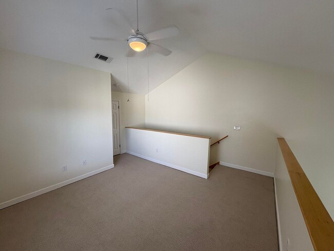 Building Photo - **$1,000 Move-in Special** 2 Bedroom in Bluewater Bay!