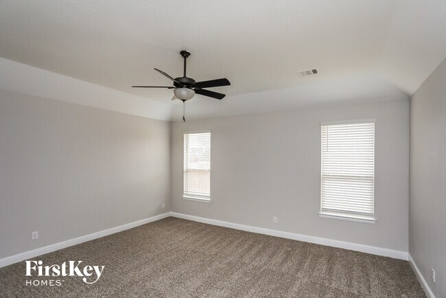 Building Photo - 317 Strait Ln