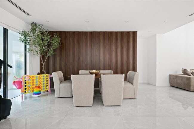 Building Photo - Southwest 150th Court, Miami, FL 33185 - 4 BR 2 BA single-family home