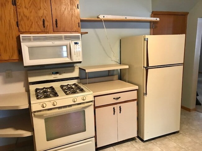 Building Photo - 4 Bedrooms, 2 Bathrooms Single Family Home in Crosslake, MN w/3 season porch