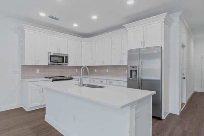 Building Photo - 529 Hill Ln