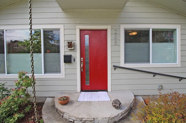 Building Photo - 205 NE 79th Ave