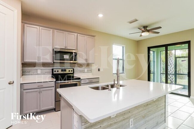 Building Photo - 16448 Palmetto St