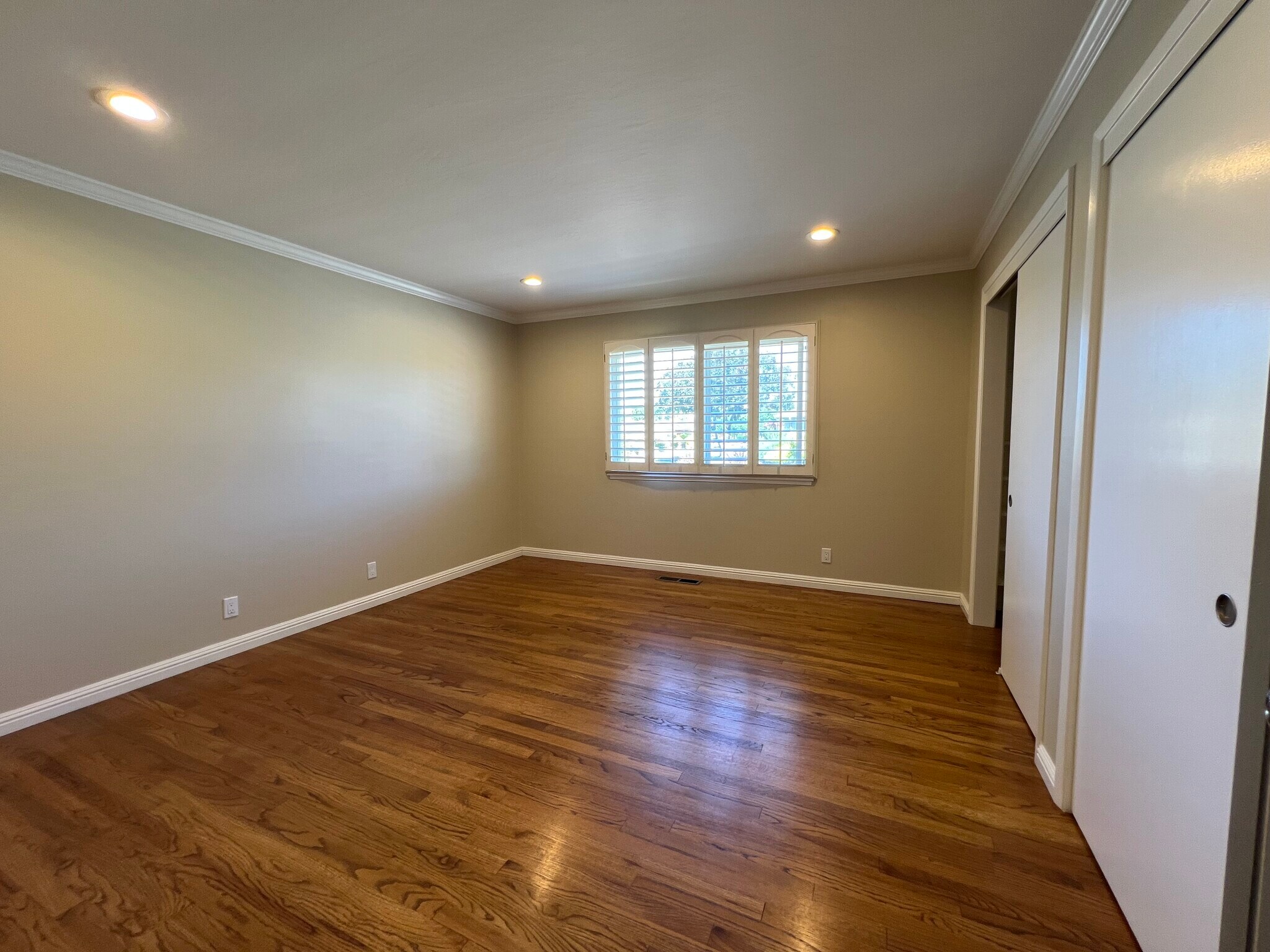Building Photo - 1159 Runnymede Dr