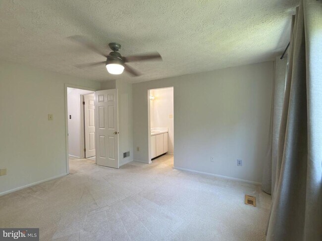 Building Photo - 5519 Inverness Woods Ct