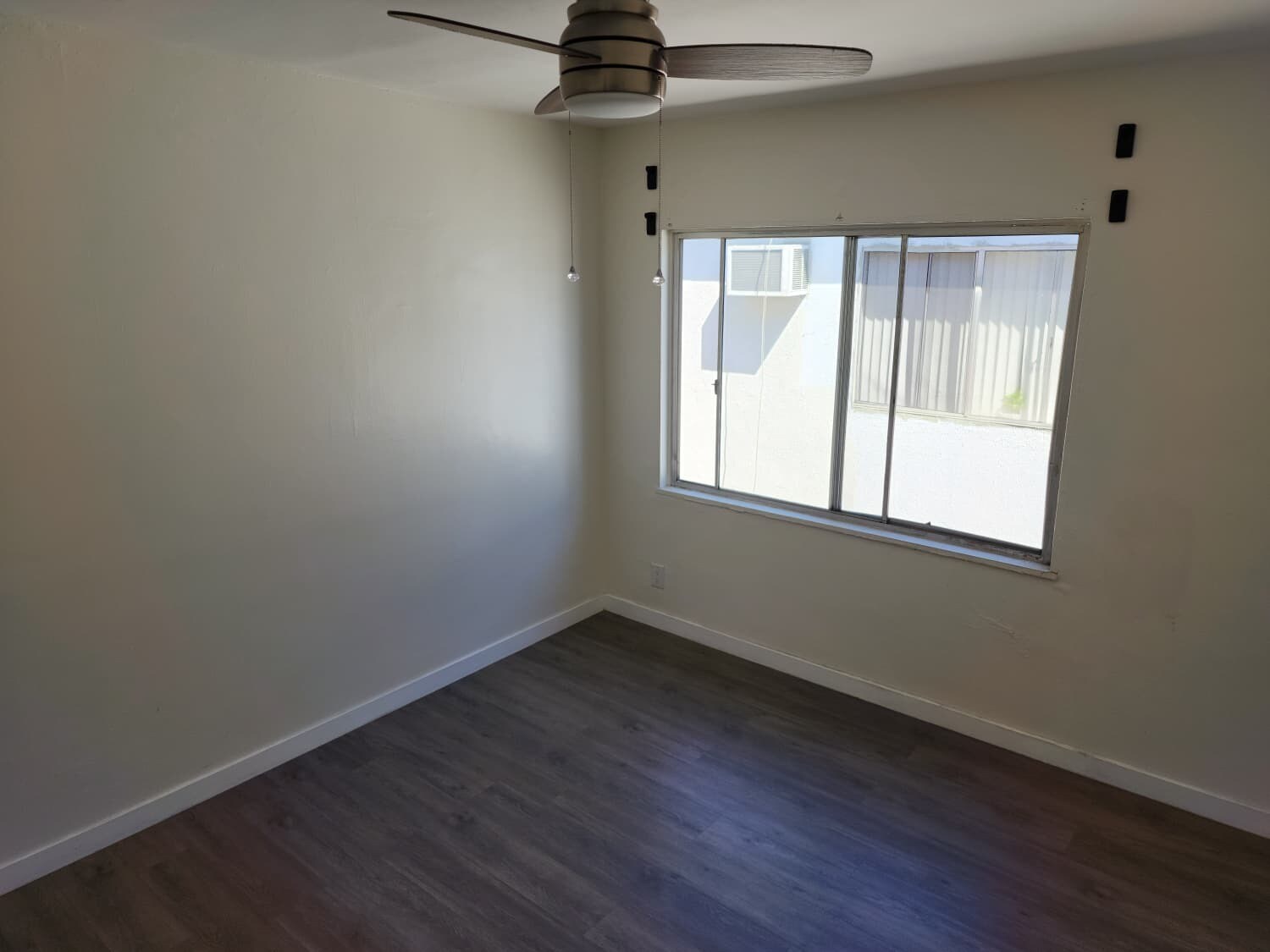 Building Photo - 4767 San Vicente Blvd