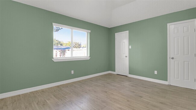 Building Photo - 11110 Holly Hill Ln