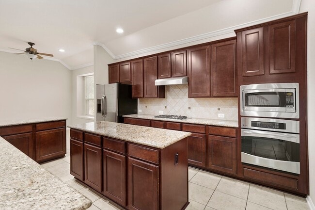 Building Photo - 314 Trillium Dr