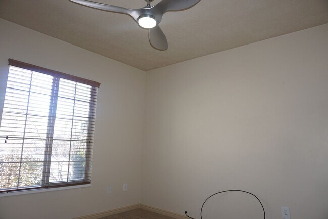 Building Photo - Beautiful Pleasant Grove 6 Bedroom With Mo...