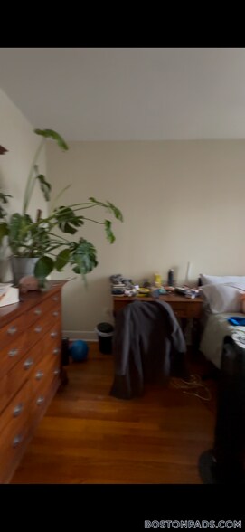 Building Photo - 56 Queensberry St