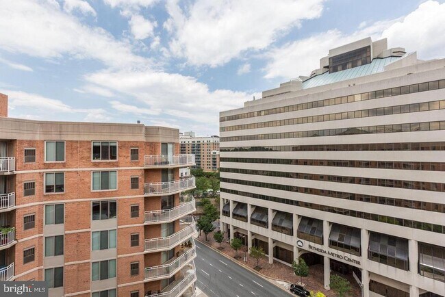 Building Photo - 7500 Woodmont Ave
